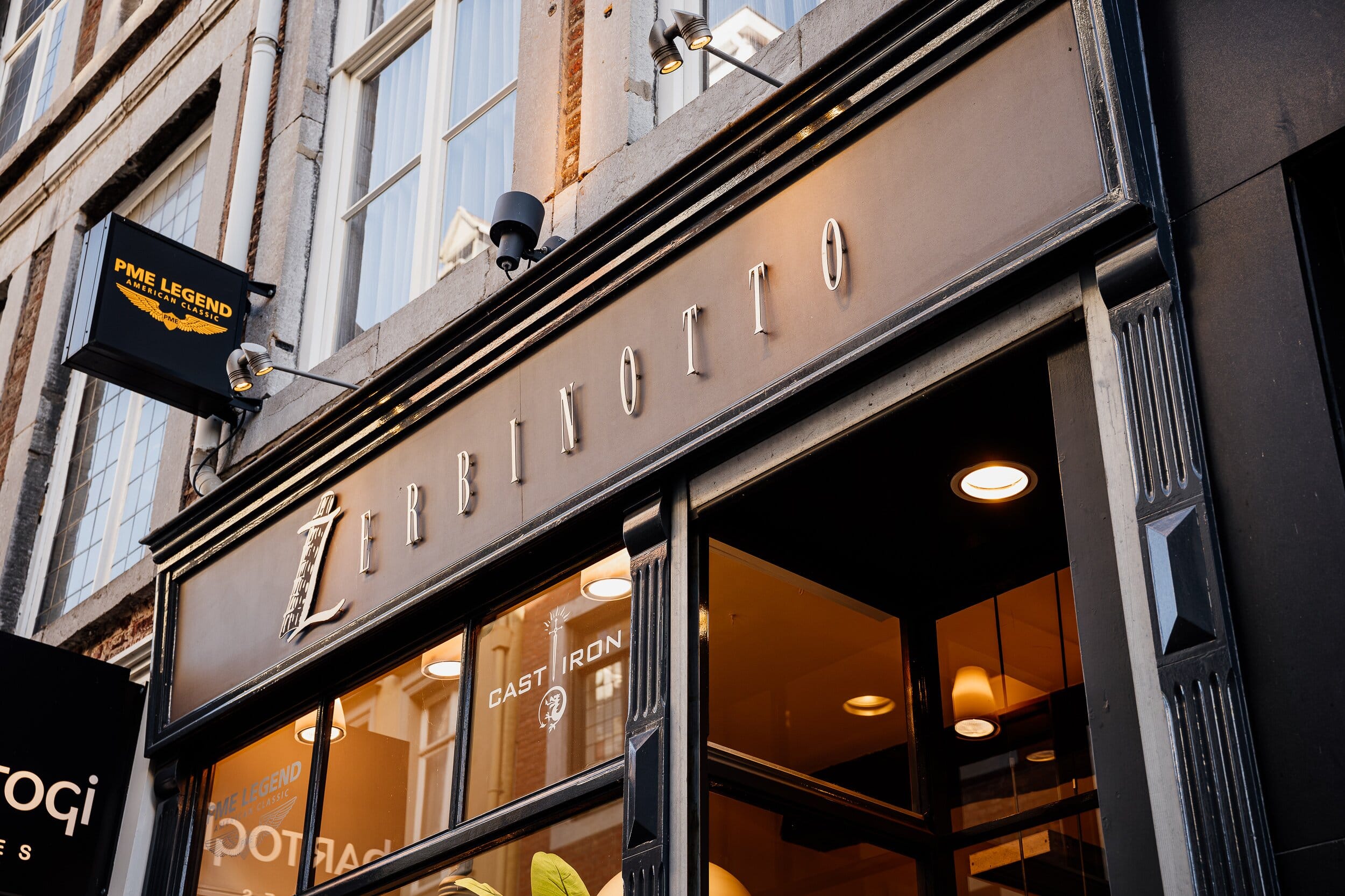 hero Alan Red hero Alan Red